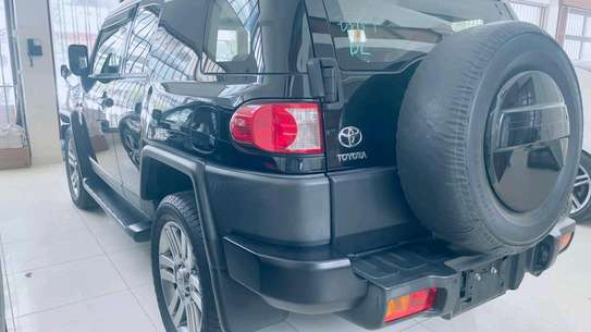 Toyota fj cruiser 2017model image 2