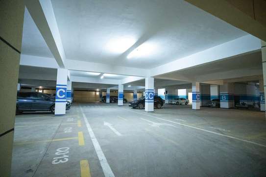 Serviced 2 Bed Apartment with En Suite in Kilimani image 3