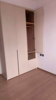 1 Bed Apartment with En Suite in Kilimani image 17