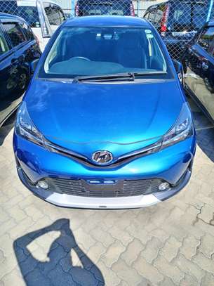Toyota Vitz blue image 1