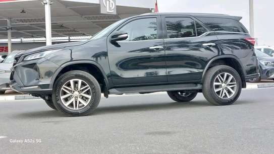 Toyota Fortuner diesel FV 2017 black image 4