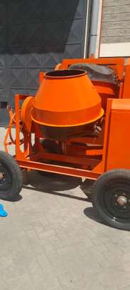 CONCRETE MIXER 350LTRS image 1