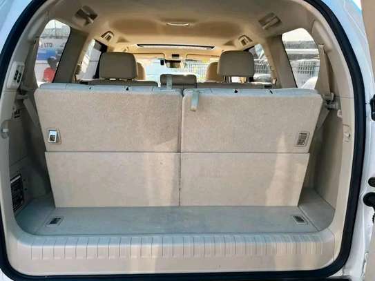 Toyota landcruiser Prado TXL image 11