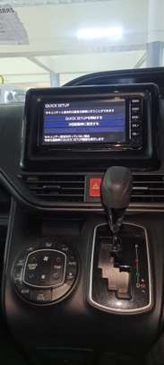 Toyota Noah gold 2018 image 10