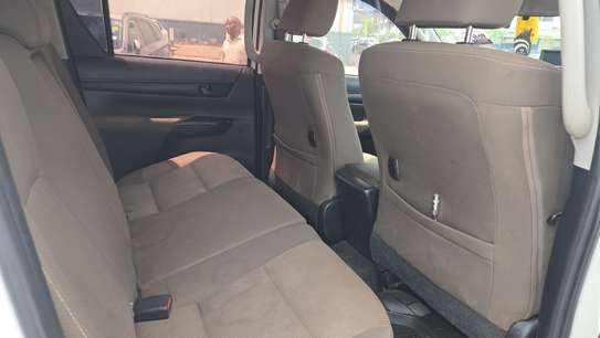 Toyota Hillux double cabin image 2