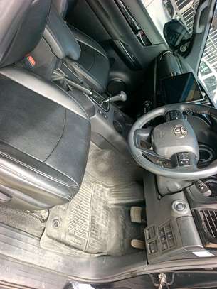 Toyota hilux double black image 11