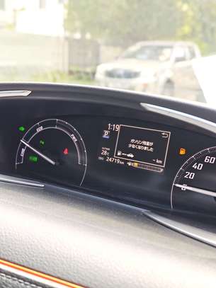 Toyota Sienta hybrid 7seater 2019 image 4