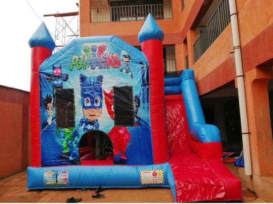 Bouncy castles hiring image 10