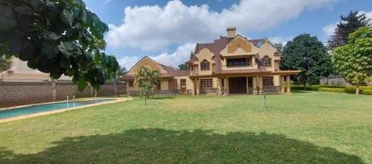 5 Bed House with En Suite in Runda image 2