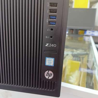 HP Z240 intel Xeon E3-1245 V5 8GB Ram 2TB HDD 3.5GHz image 3