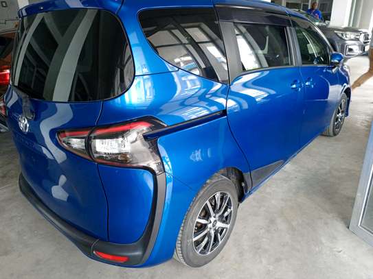 Toyota sienta blue 🔵 image 5
