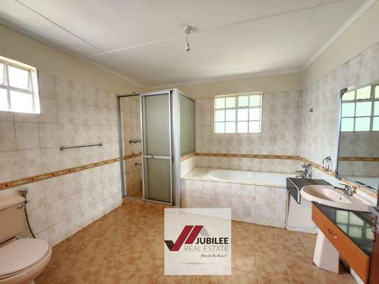 4 Bed House with En Suite in Kyuna image 18