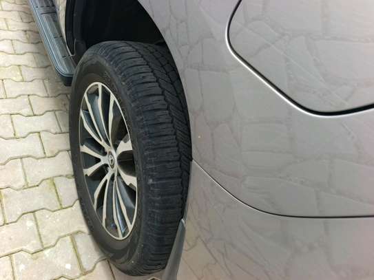 Toyota landcruiser Prado diesel image 7