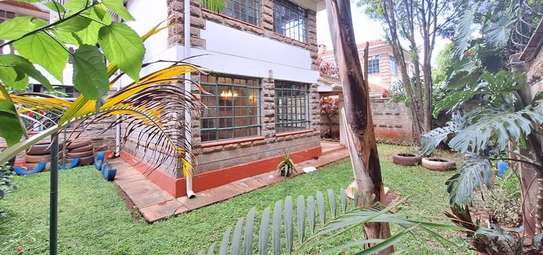 4 Bed House with En Suite in Lavington image 3