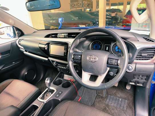 Toyota Hilux double cabin blue 2017 4wd image 6