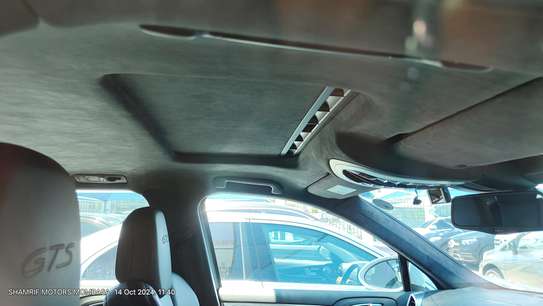 Porsche Cayenne GTS 2018 Sunroof image 7