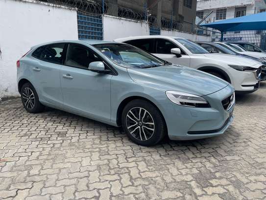 Volvo v40  Blue 2018 image 3