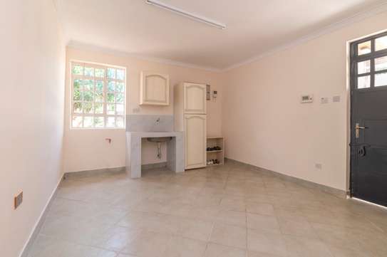 4 Bed House with En Suite in Runda image 14