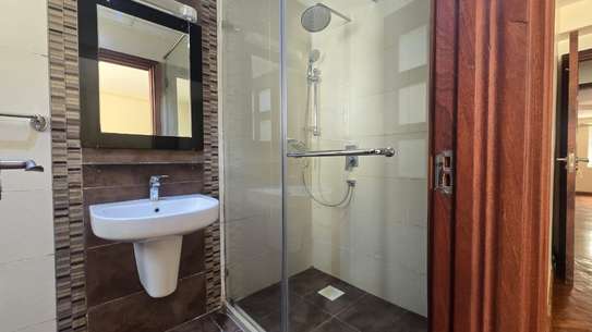 5 Bed Villa with En Suite in Lavington image 17