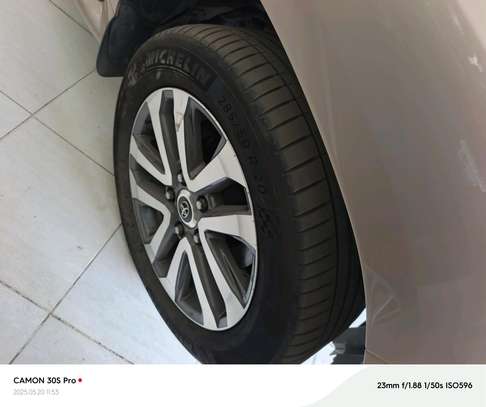 Toyota landcruiser ZX image 2