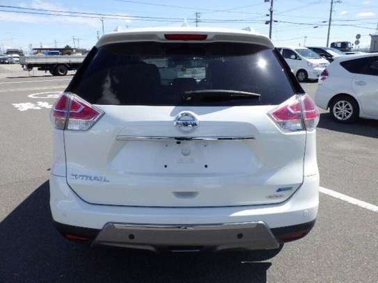 2015 pearl white nissan xtrail image 5