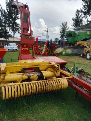 New Holland forage machine image 2