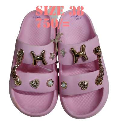 VERY BEAUTIFUL AND QUALITY LADIES SLIDES image 1