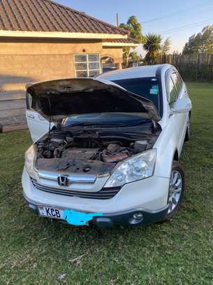 Honda CR-V pearl SUV Reliable Smooth Ride image 3