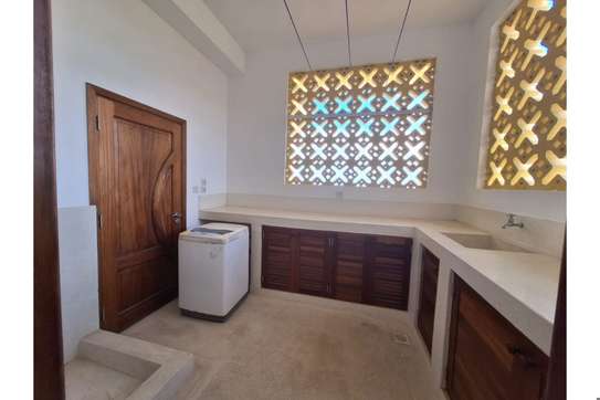 3 Bed Apartment with En Suite in Nyali Area image 2
