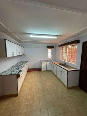 4 Bed Townhouse with En Suite in Kileleshwa image 6