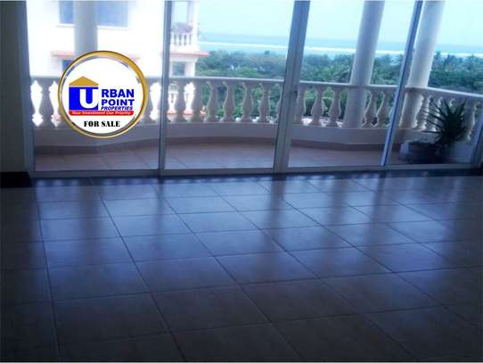 2 Bed Apartment with En Suite at Near Citymall Nyali image 8