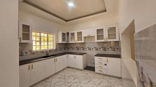3 Bed Villa with En Suite at Runda image 11