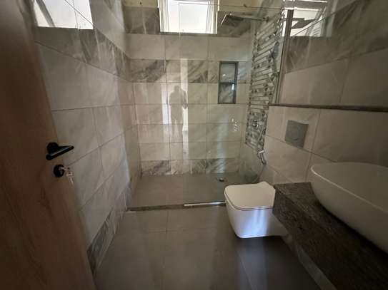 4 Bed Apartment with En Suite at Parklands image 15