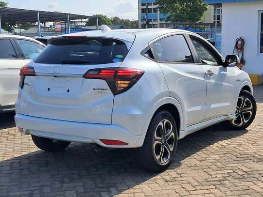 Honda Vezel Hybrid 4wd White 2018 image 11