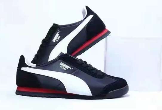 Black-White-Red PUMA Roma Sneaker image 2