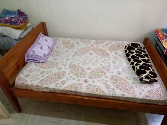 Single bed with mattress & pillows image 1