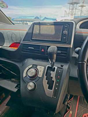 TOYOTA SIENTA hybrid 2017MODEL 7 SEATER image 4