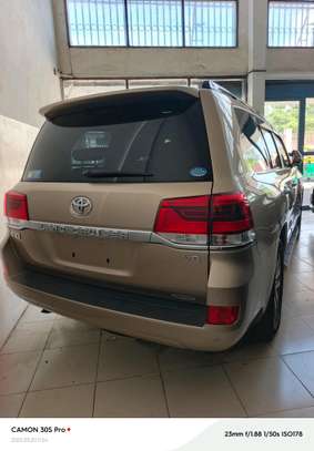 Toyota landcruiser ZX image 10