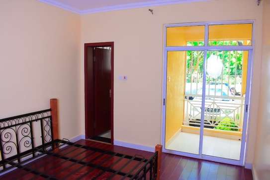 Serviced 4 Bed Apartment with Swimming Pool in Lavington image 6