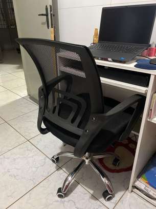 Venus Low Back Mesh Clerical Chair image 3