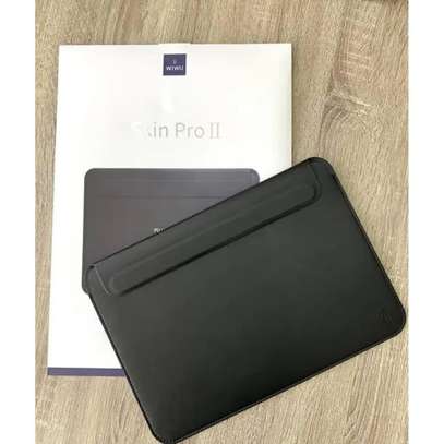 Wiwu Portable Stand Sleeve Black MacBook Air/Pro 13″ image 3