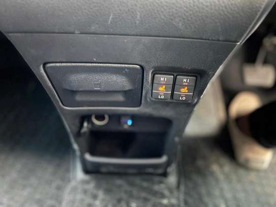 Toyota Voxy  hybrid 2018 2wd image 11