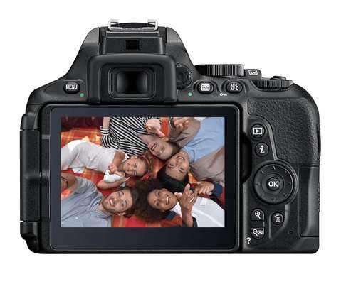 Nikon D5600 DSLR Camera with 18-55mm Lens EX-UK image 2