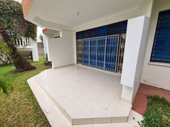 2 Bed Apartment with En Suite in Nyali Area image 13