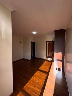 5 Bed Townhouse with En Suite in Lavington image 15