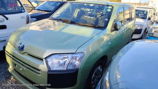 Toyota Succeed hybrid Green 2018 image 2