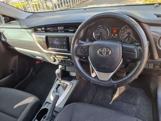 Toyota Auris 2013 image 8