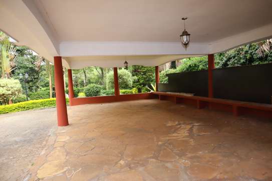 6 Bed House with En Suite in Nyari image 14