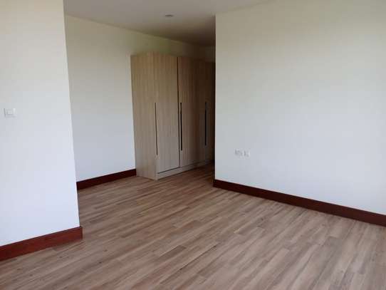 2 Bed Apartment with En Suite at City Park Drive image 9