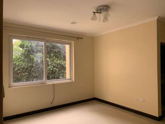3 bedroom apartment all ensuite kilimani with Dsq image 8